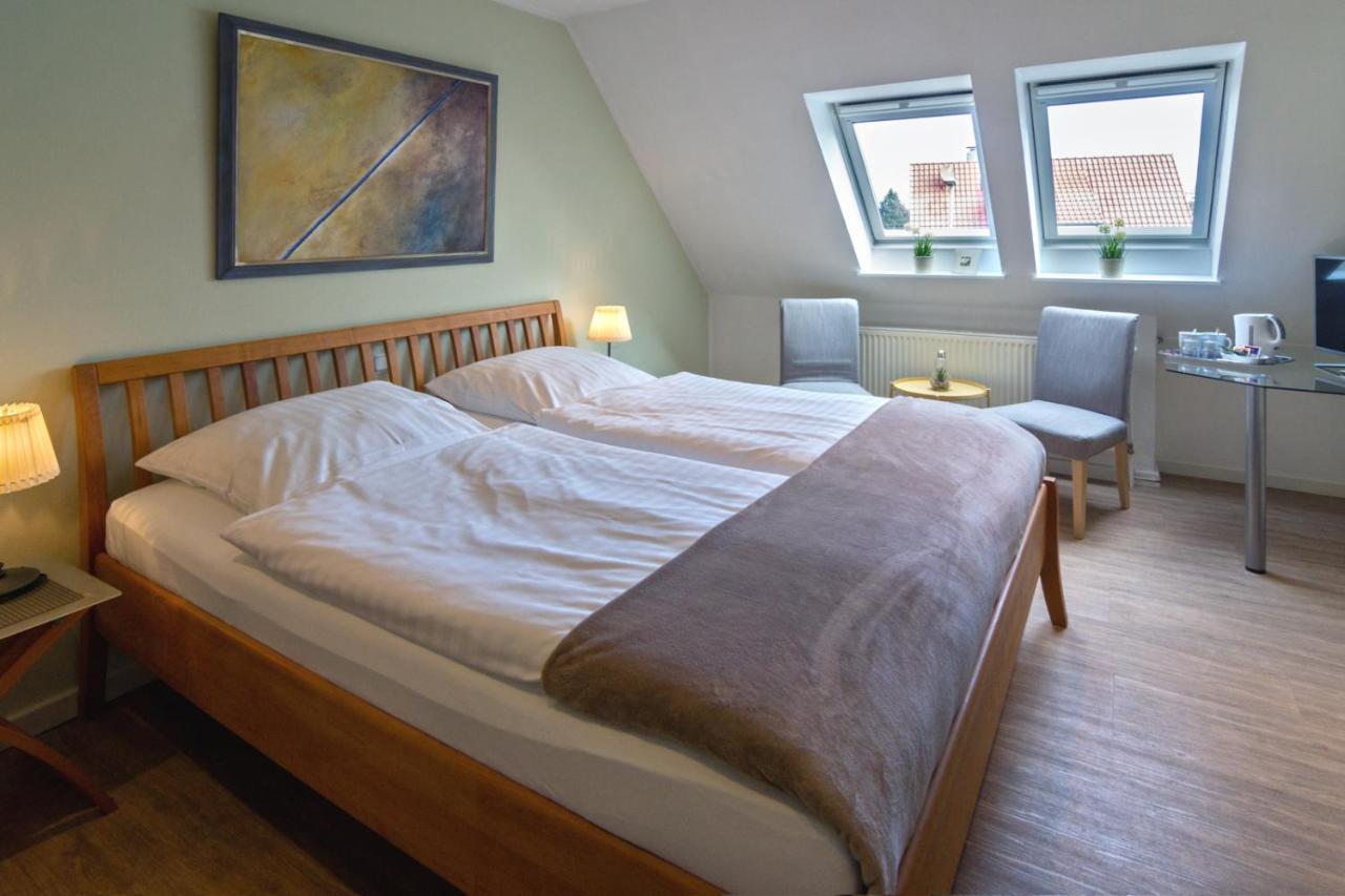 יבר Hotel Am Elisabethufer מראה חיצוני תמונה