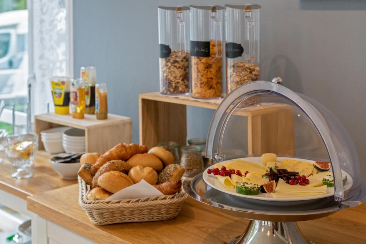 יבר Hotel Am Elisabethufer מראה חיצוני תמונה
