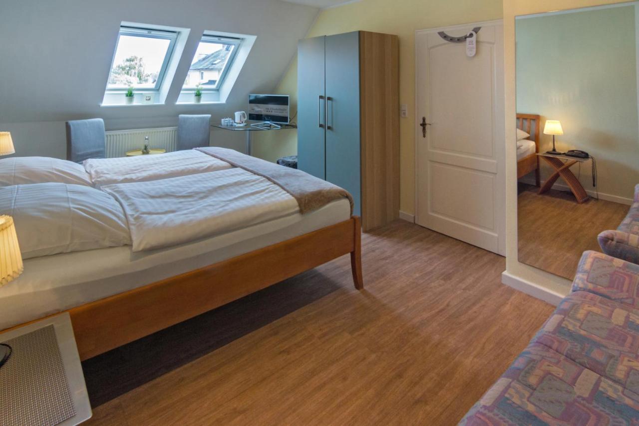 יבר Hotel Am Elisabethufer מראה חיצוני תמונה