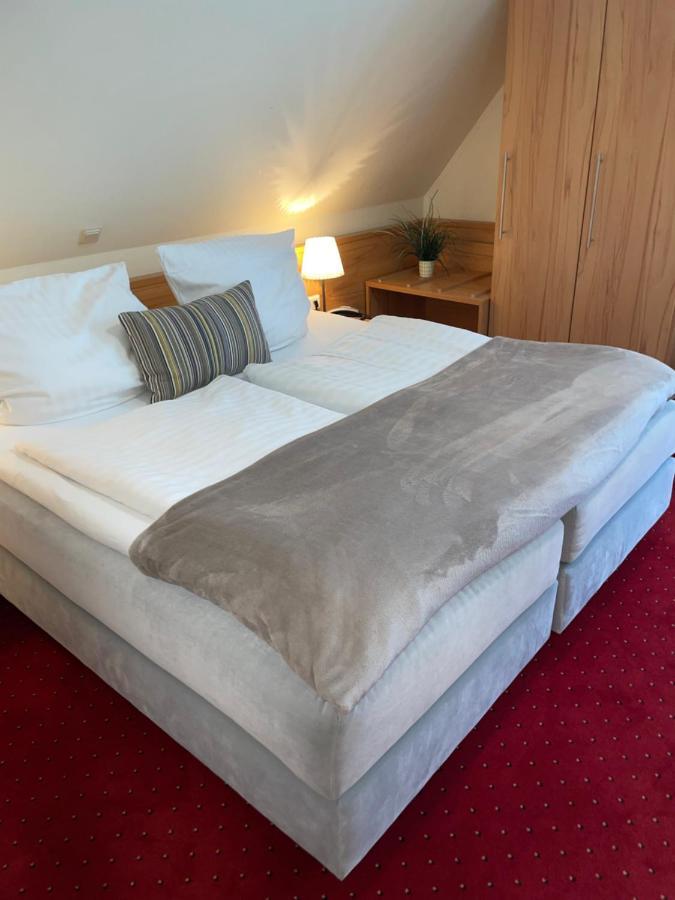 יבר Hotel Am Elisabethufer מראה חיצוני תמונה