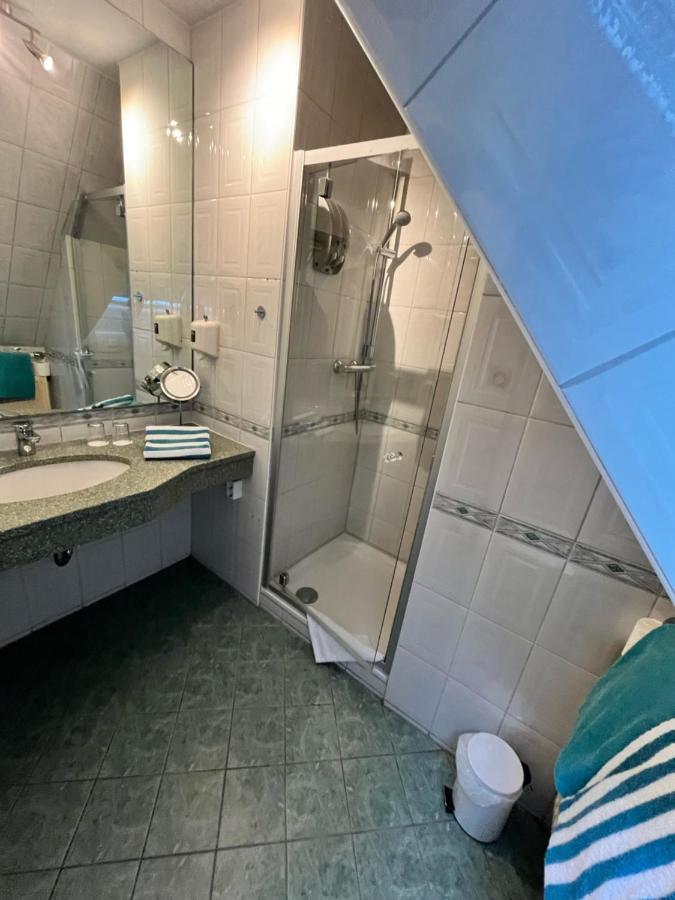 יבר Hotel Am Elisabethufer מראה חיצוני תמונה