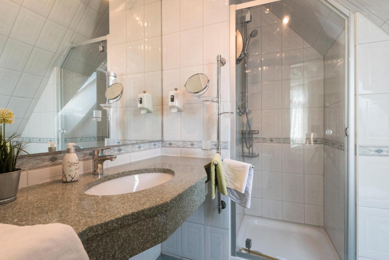 יבר Hotel Am Elisabethufer מראה חיצוני תמונה